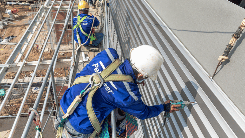 Tầm quan trọng của việc giảm thiểu rủi ro rung động trong thi công nhà thép tiền chế