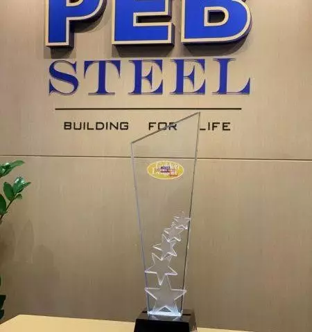 PEB Steel nhận cúp vinh danh “Thương hiệu mạnh Việt Nam 2018”