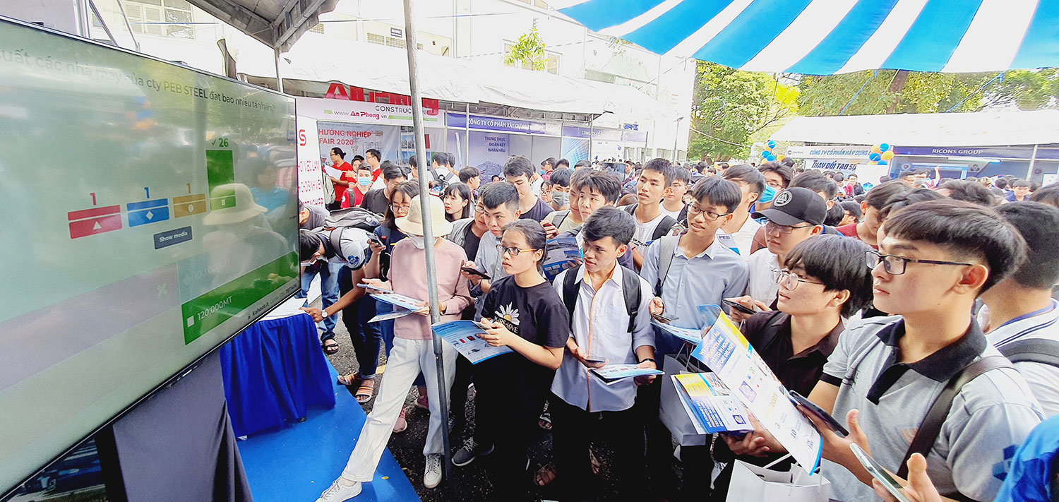 An interactive game at PEB Steel booth attracted many students