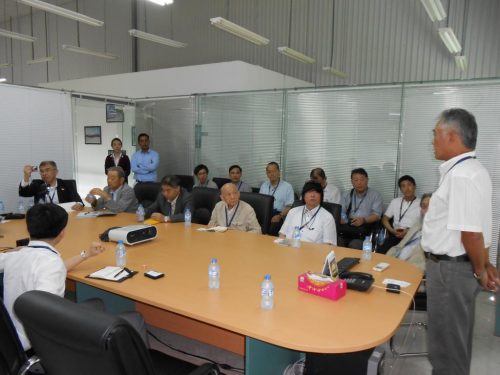 Đại diện PEB Steel, ông Hidenori Mori giới thiệu về công ty và nhà máy sản xuất thép của công ty 