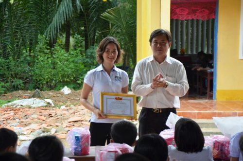 Hình ảnh Công ty Nhà Thép PEB vinh dự nhận thư cảm ơn từ phòng Giáo dục huyện Châu Thành