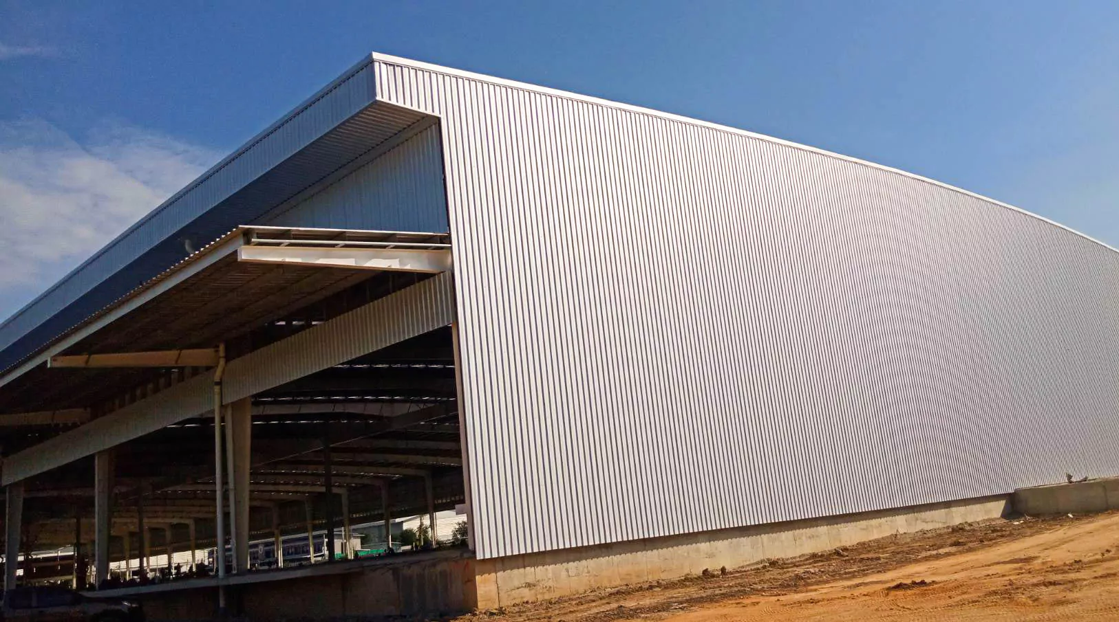 Xây nhà kho logistic ở Thái Lan - Steel Structured Logistics Center Project in Thailand