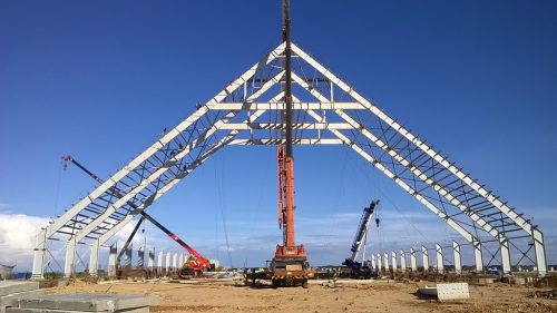 Công trình xây dựng nhà kho tiền chế chứa phân bón NPK tại Indonesia với khung chính rộng 65m không cột giữa