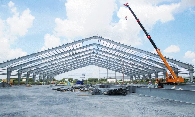 Nhà máy giày sử dụng khung kèo không cột giữa của PEB Steel