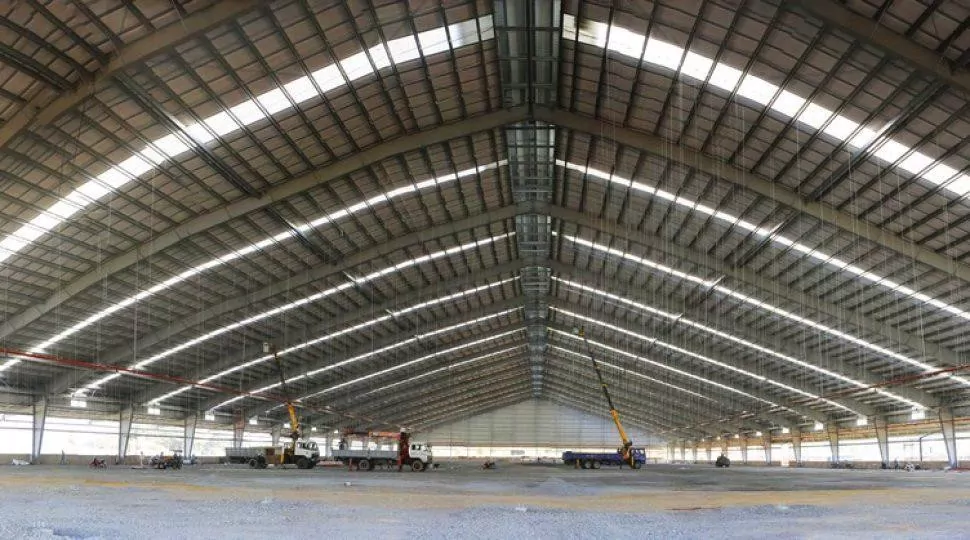 Công trình Nhà Máy Giày Dép Rộng 96m tại Việt Nam do PEB Steel thực hiện