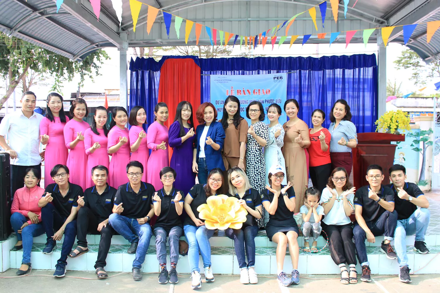 The painting activity and handover ceremony took place on 19 December 2020 with lots of fun.