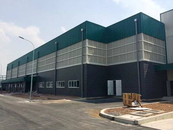 Beautiful pre-fabricated steel factory and warehouse