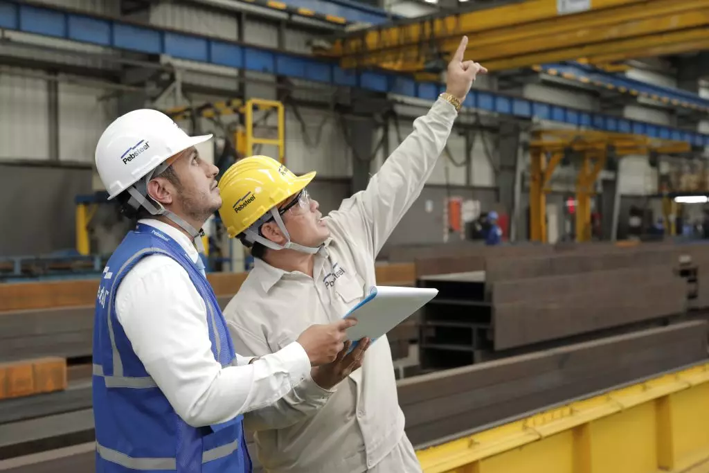 Our elite team of experienced engineers. Pebsteel is a reliable partner of many large domestic and foreign enterprises.