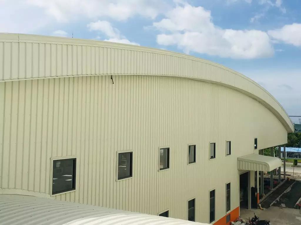 Steel arches provide a high level of aesthetics along with excellent durability for industrial projects