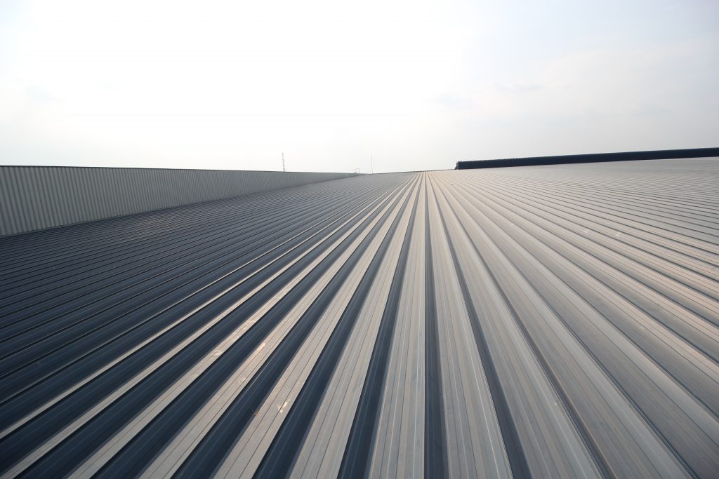 
Implementing heat insulation for the corrugated iron roof of the factory aims to enhance productivity and efficiency in the production process
