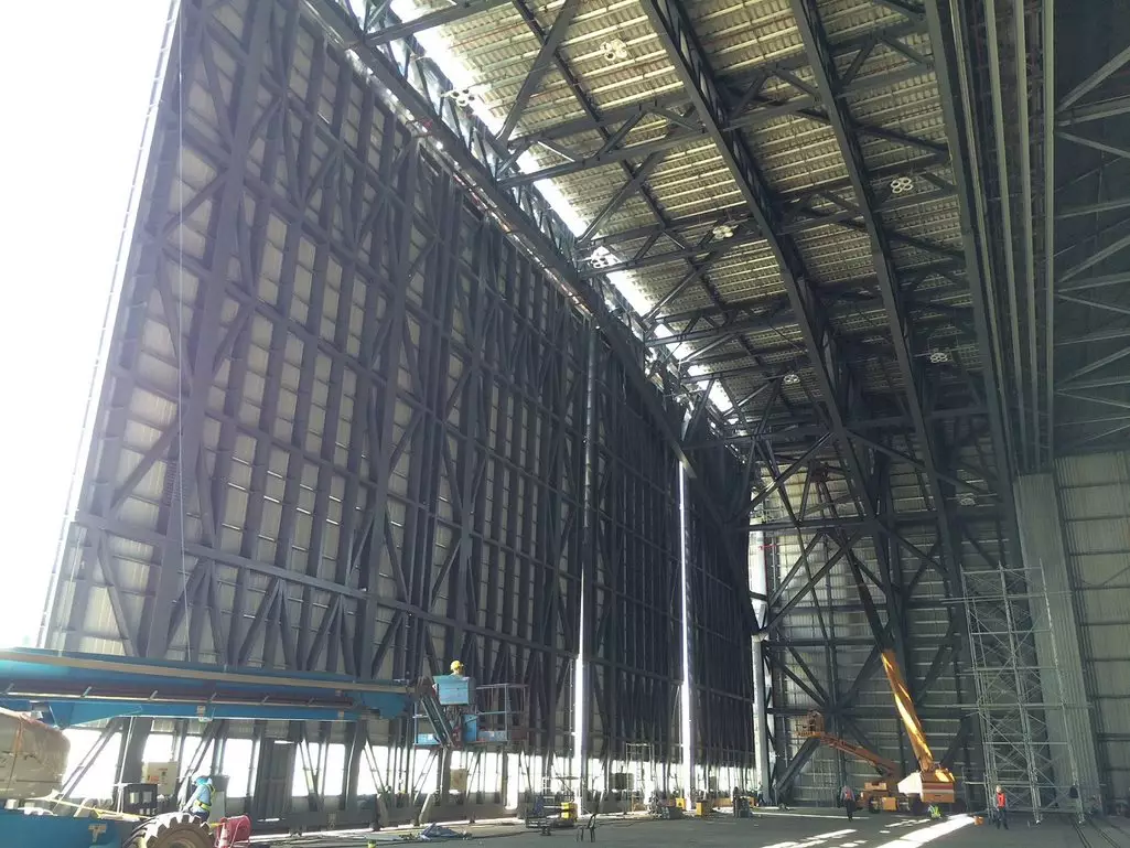 Kết cấu khung kèo thép sử dụng một chuỗi các hình tam giác được nối với nhau