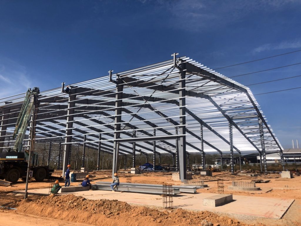 Large-span steel structures offer advantages in load-bearing capacity, excellent expansibility, high rigidity, and convenience in construction.
