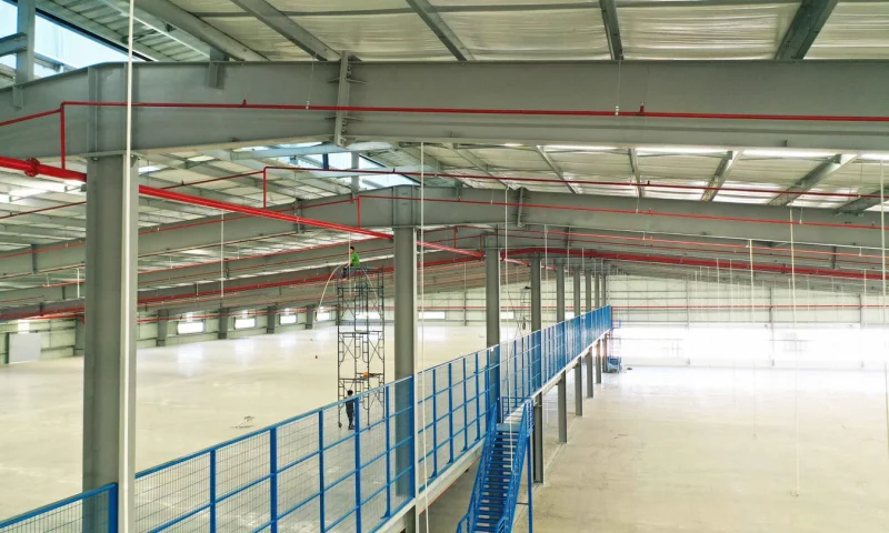Select suitable components and electrical equipment for factories and prefabricated steel warehouses