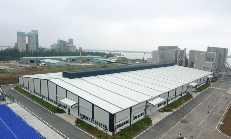 Modern prefabricated steel building construction trend