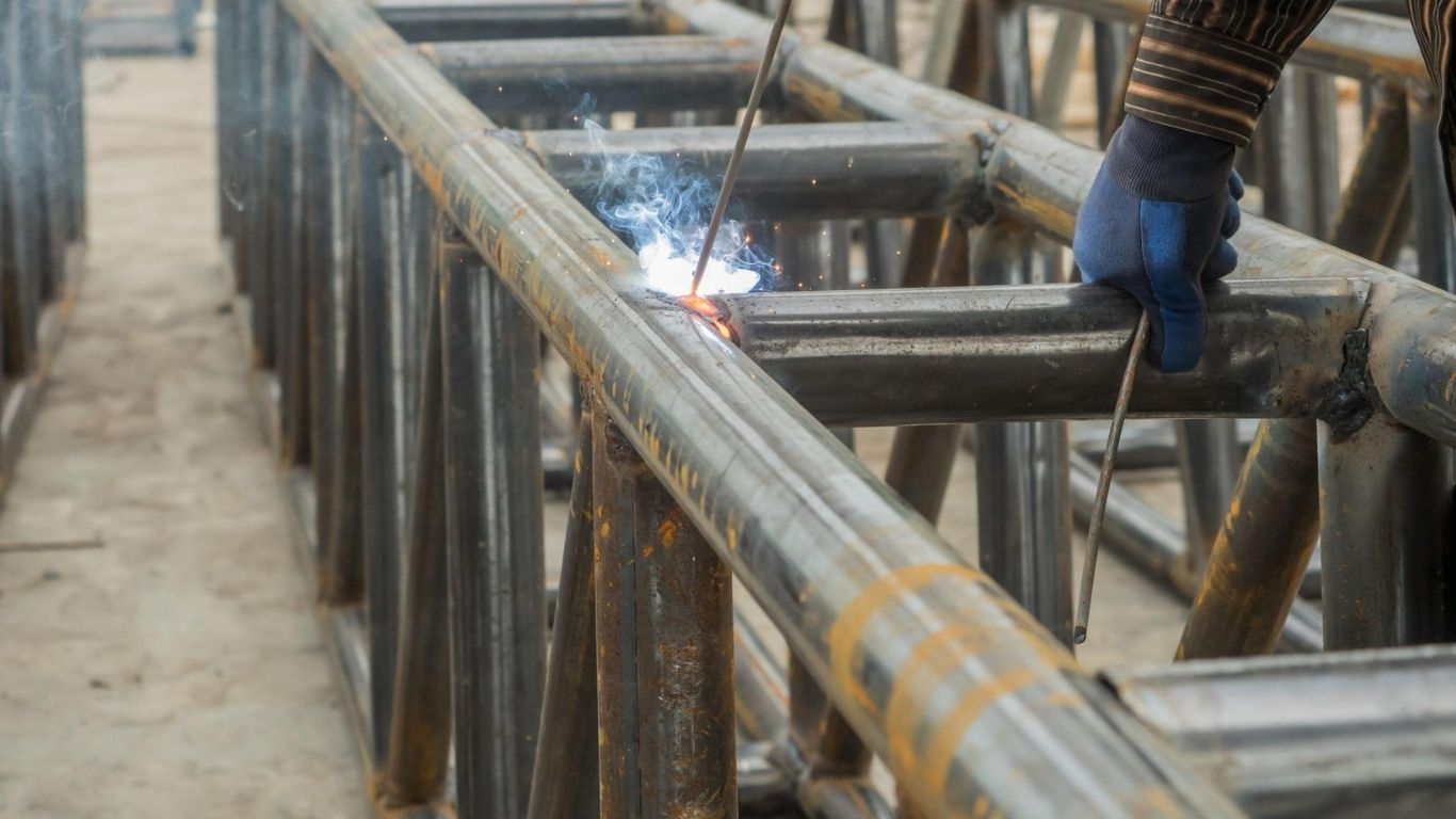 metal trusses for factory construction